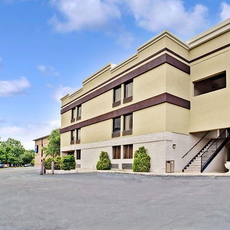 Super 8 Downtown Raleigh Motel Exterior photo