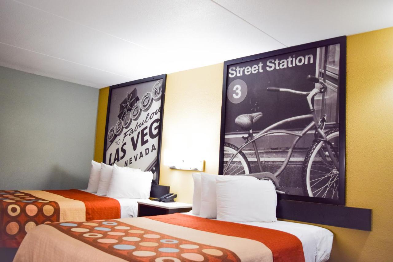 Super 8 Downtown Raleigh Motel Exterior photo